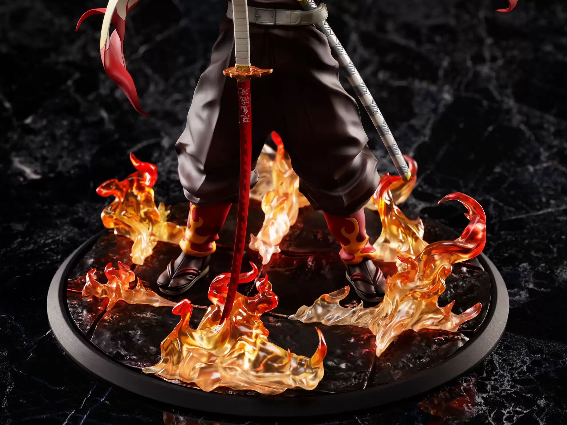 ������� Demon Slayer: Kimetsu no Yaiba Kyojuro Rengoku