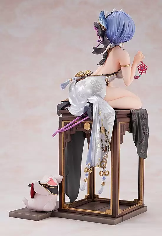 ������� ����� � �������������� ���� � ���� PVC Statue 1/7 Rem: Graceful Beauty