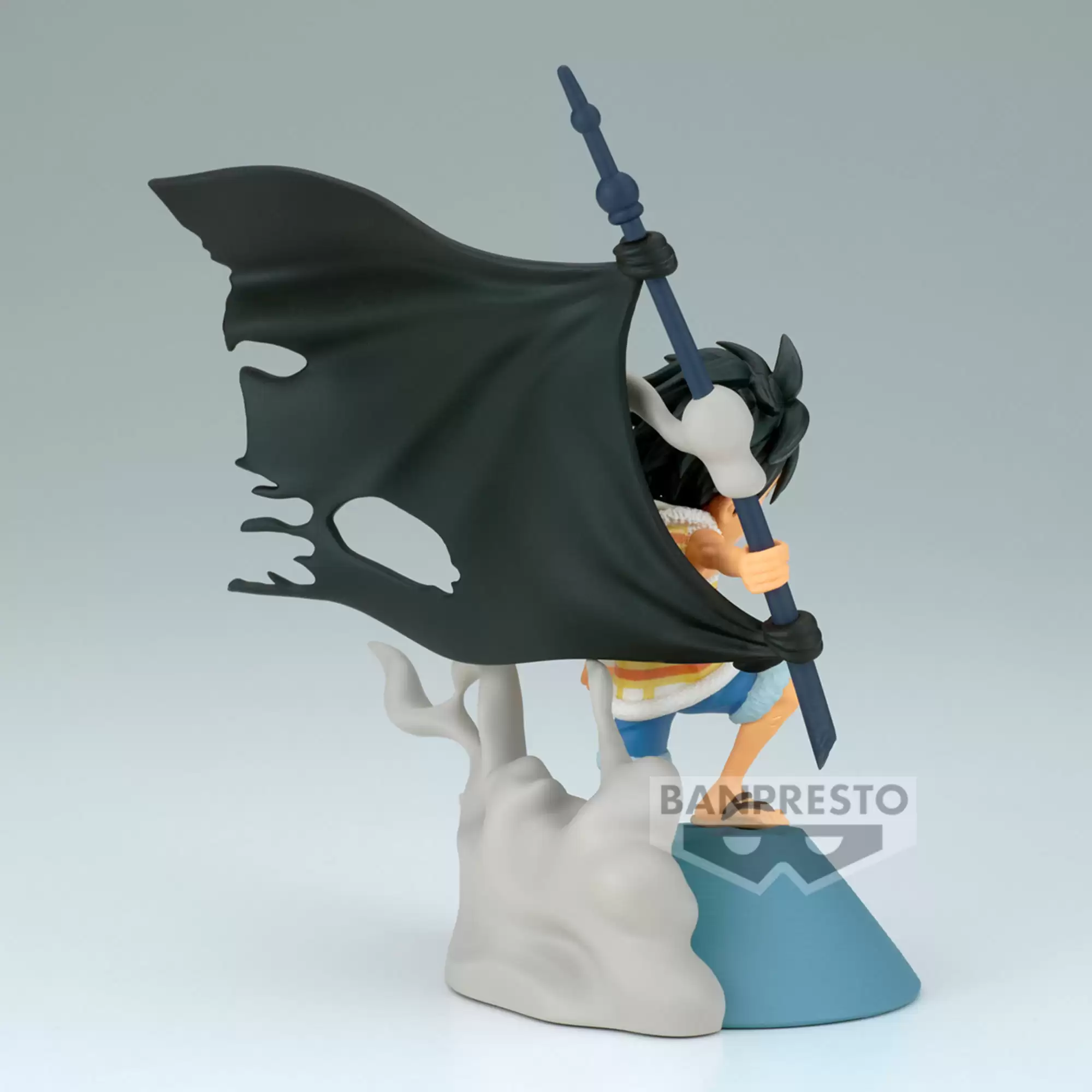 ������� One Piece World Collectable Log Stories Monkey.D.Luffy