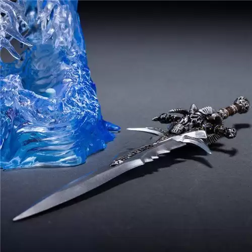 ������� �������� Arthas Frostmourne Sword