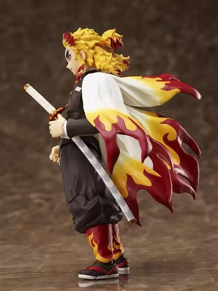 ������� Demon Slayer Kimetsu no Yaiba: Kyojuro Rengoku