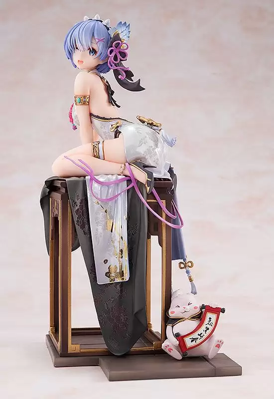 ������� ����� � �������������� ���� � ���� PVC Statue 1/7 Rem: Graceful Beauty
