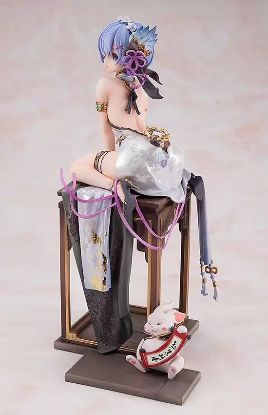 ������� ����� � �������������� ���� � ���� PVC Statue 1/7 Rem: Graceful Beauty
