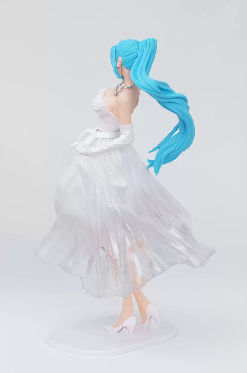 ������� Banpresto One Piece Lady Edge Wedding Nefertari Vivi