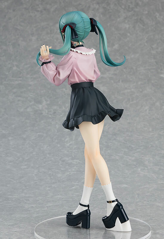 ������� POP UP PARADE Hatsune Miku Vampire Ver. L
