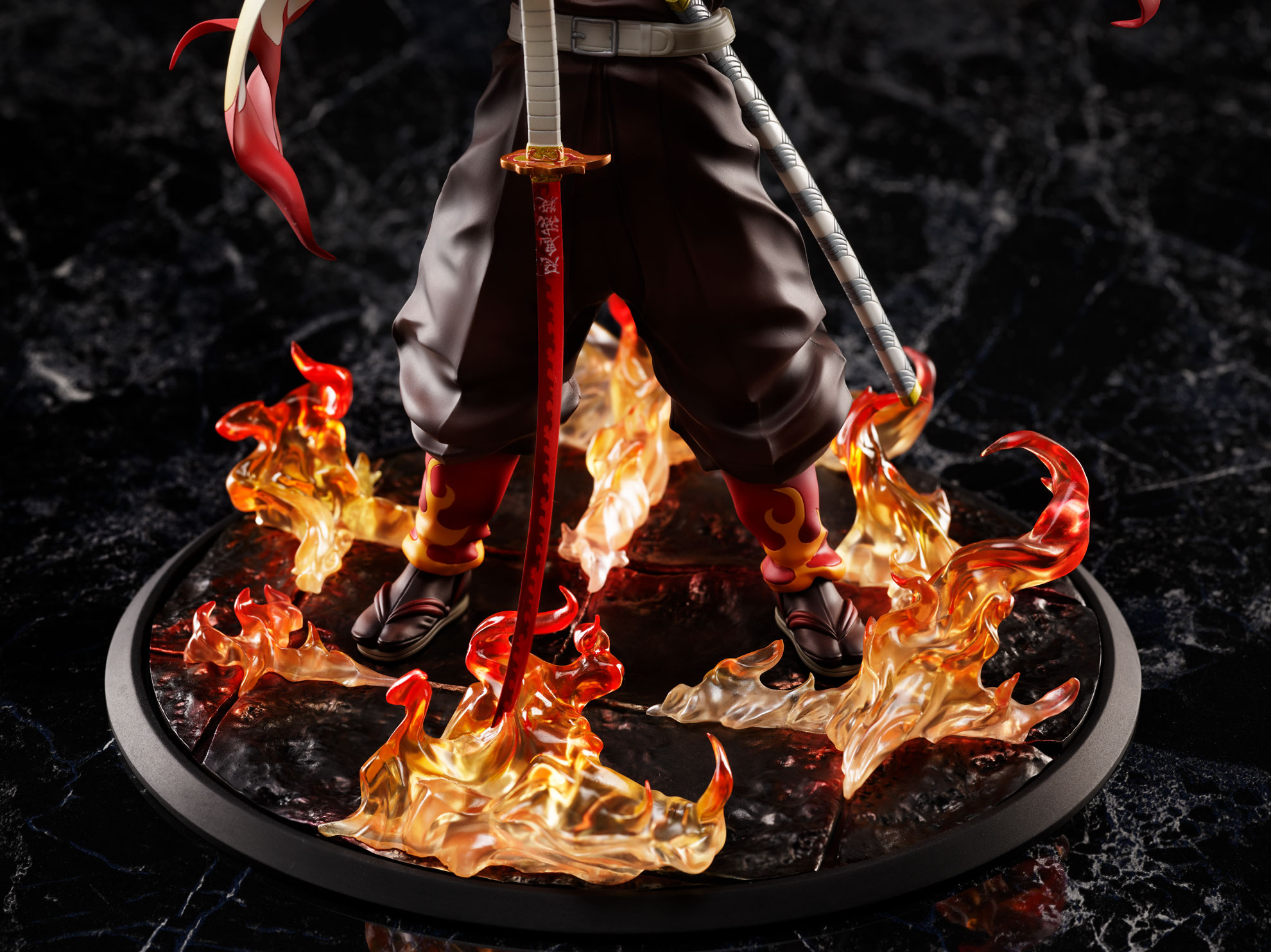 ������� Demon Slayer: Kimetsu no Yaiba Kyojuro Rengoku