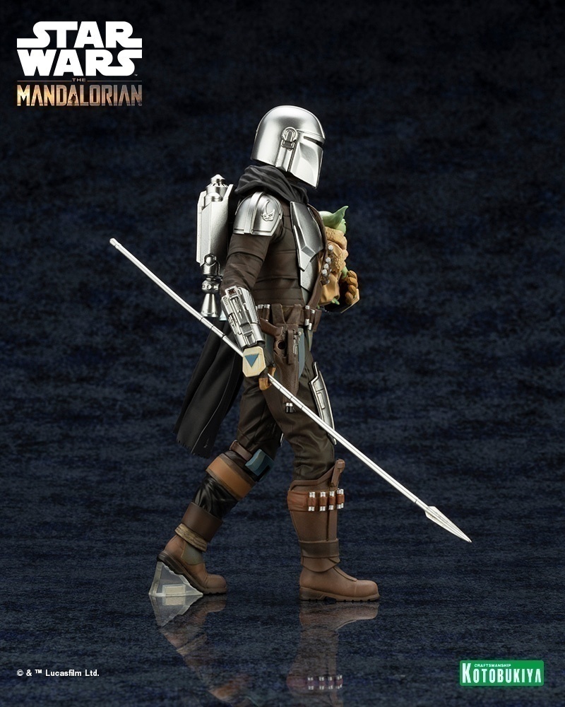 ������� Star Wars The Mandalorian: Mandalorian & Grogu with Beskar Staff