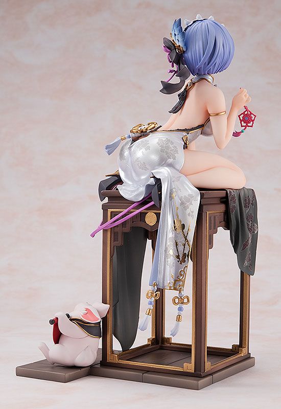 ������� ����� � �������������� ���� � ���� PVC Statue 1/7 Rem: Graceful Beauty