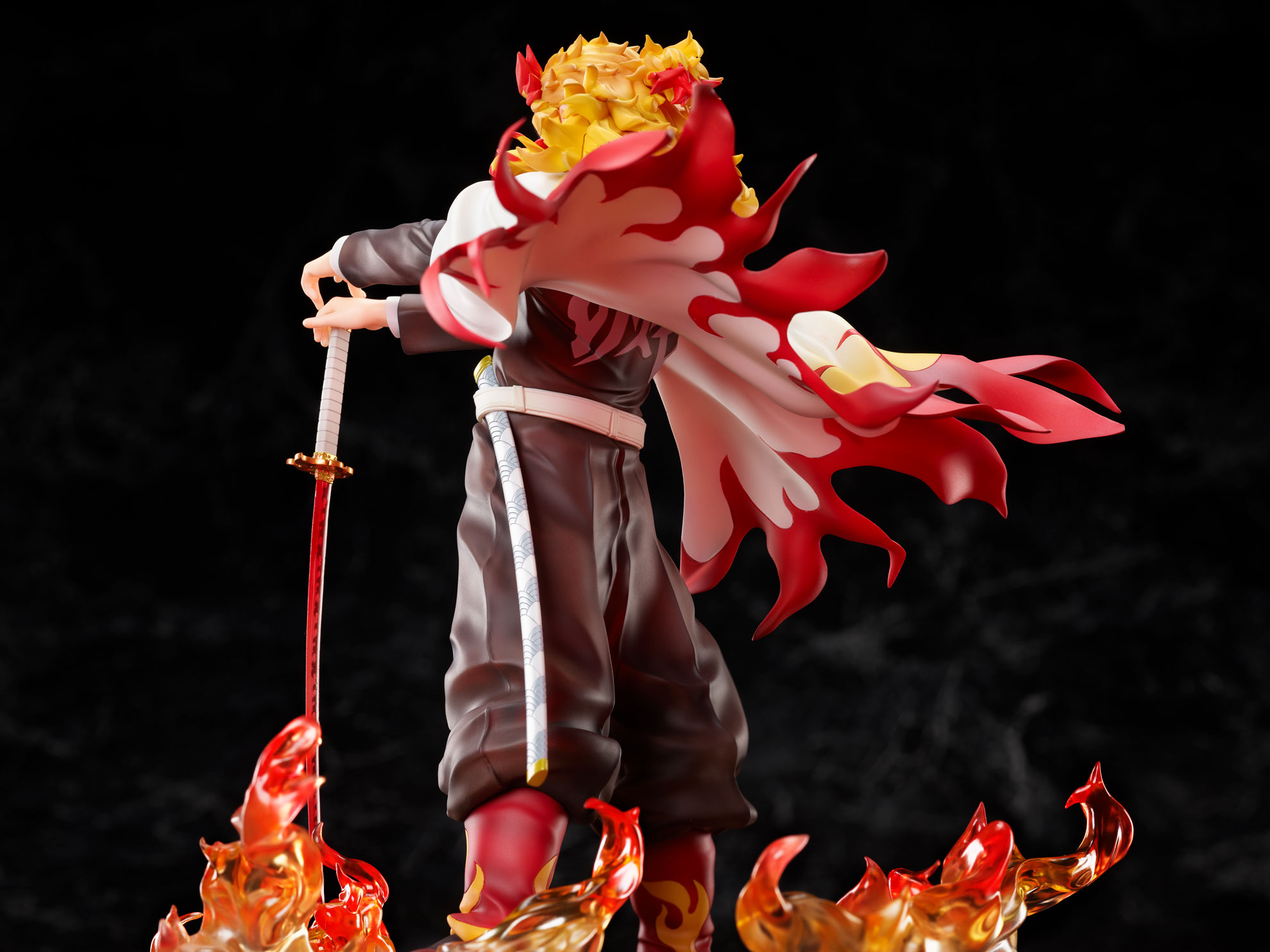 ������� Demon Slayer: Kimetsu no Yaiba Kyojuro Rengoku