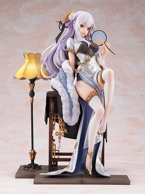 ������� ����� � �������������� ���� � ���� - Starting Life in Another World Emilia Graceful Beauty Version