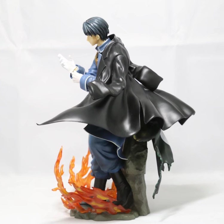 ������� �������� ������� Roy Mustang