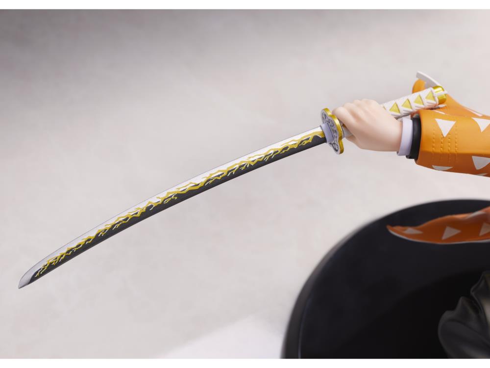 ������� Demon Slayer: Kimetsu no Yaiba Zenitsu Agatsuma 1/8 Complete Figure (ANIPLEX+ Exclusive)