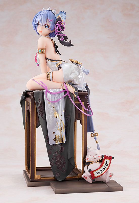 ������� ����� � �������������� ���� � ���� PVC Statue 1/7 Rem: Graceful Beauty