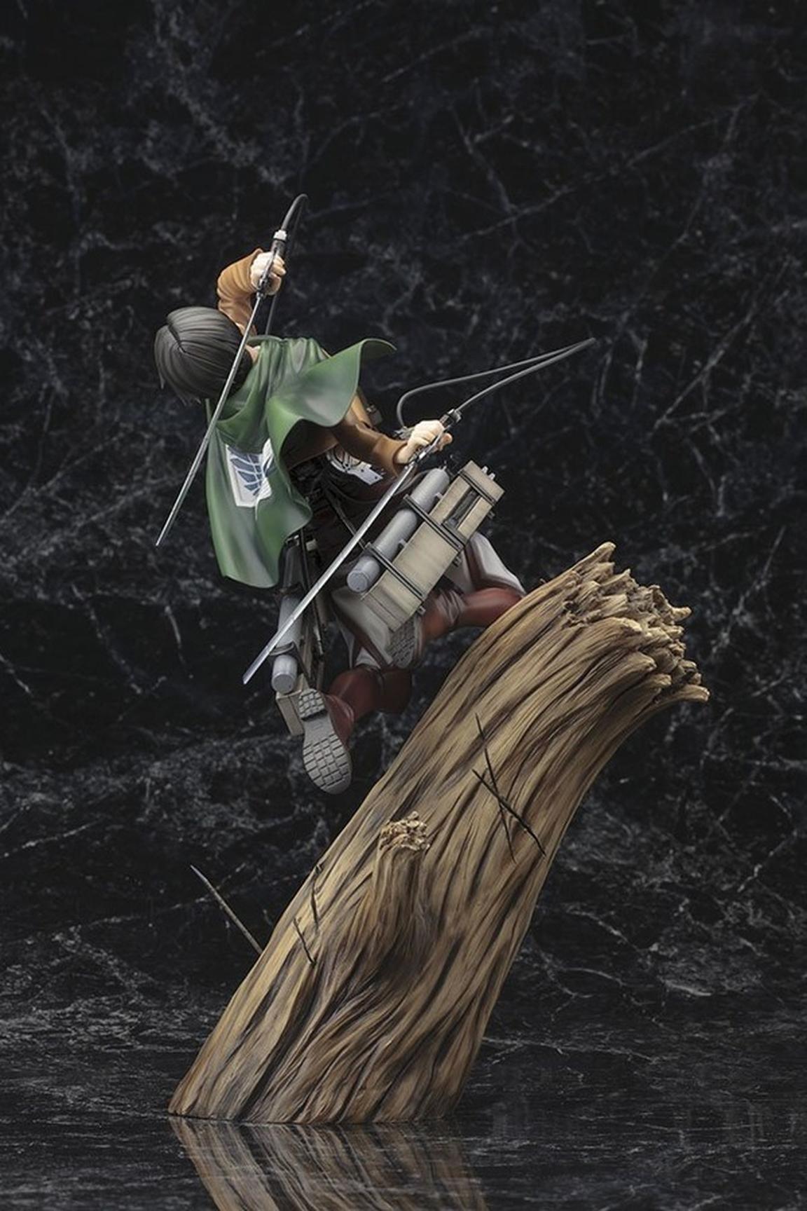 ������� Attack on Titan - Levi 1/8 Kotobukiya