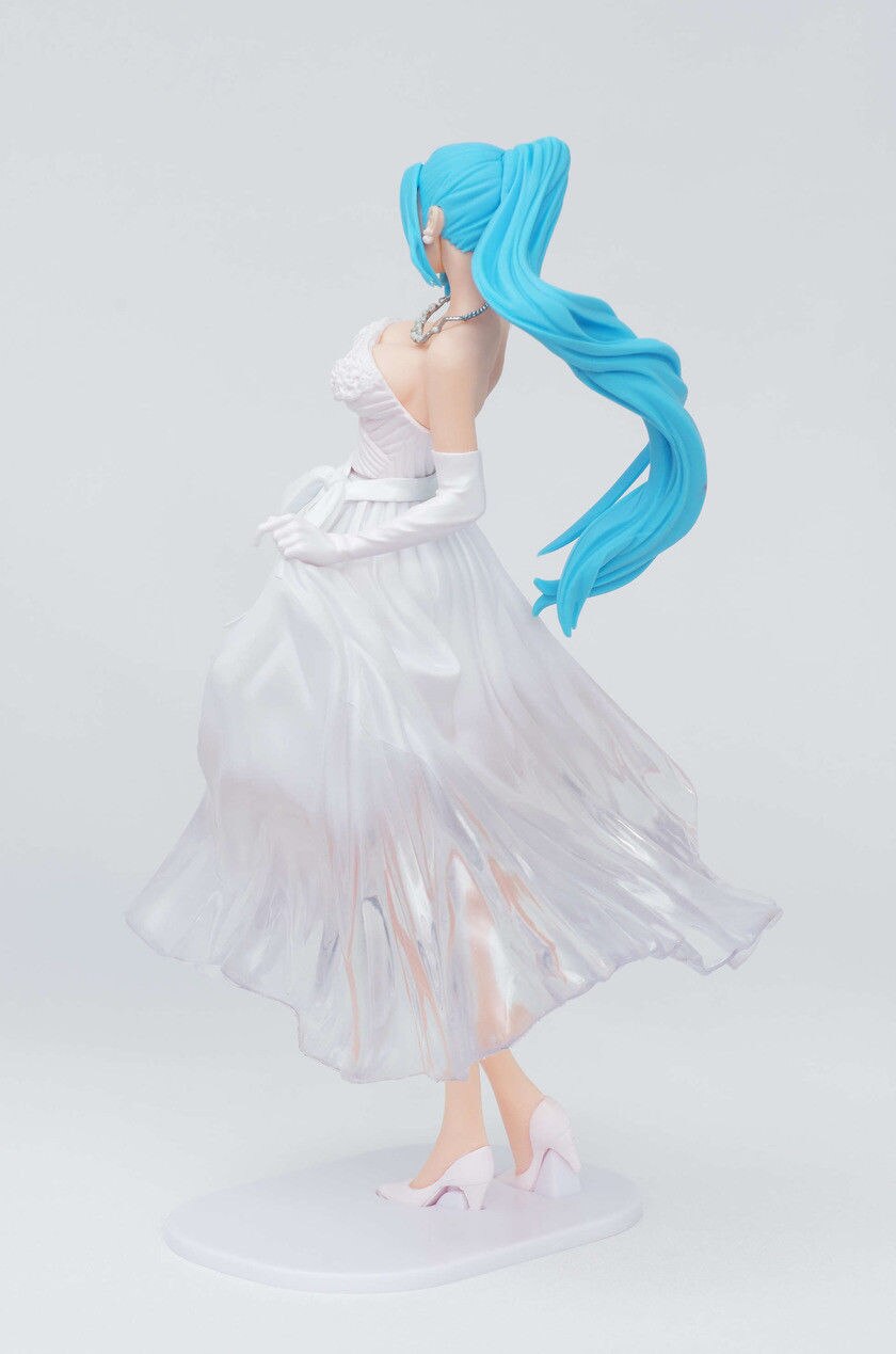 ������� Banpresto One Piece Lady Edge Wedding Nefertari Vivi