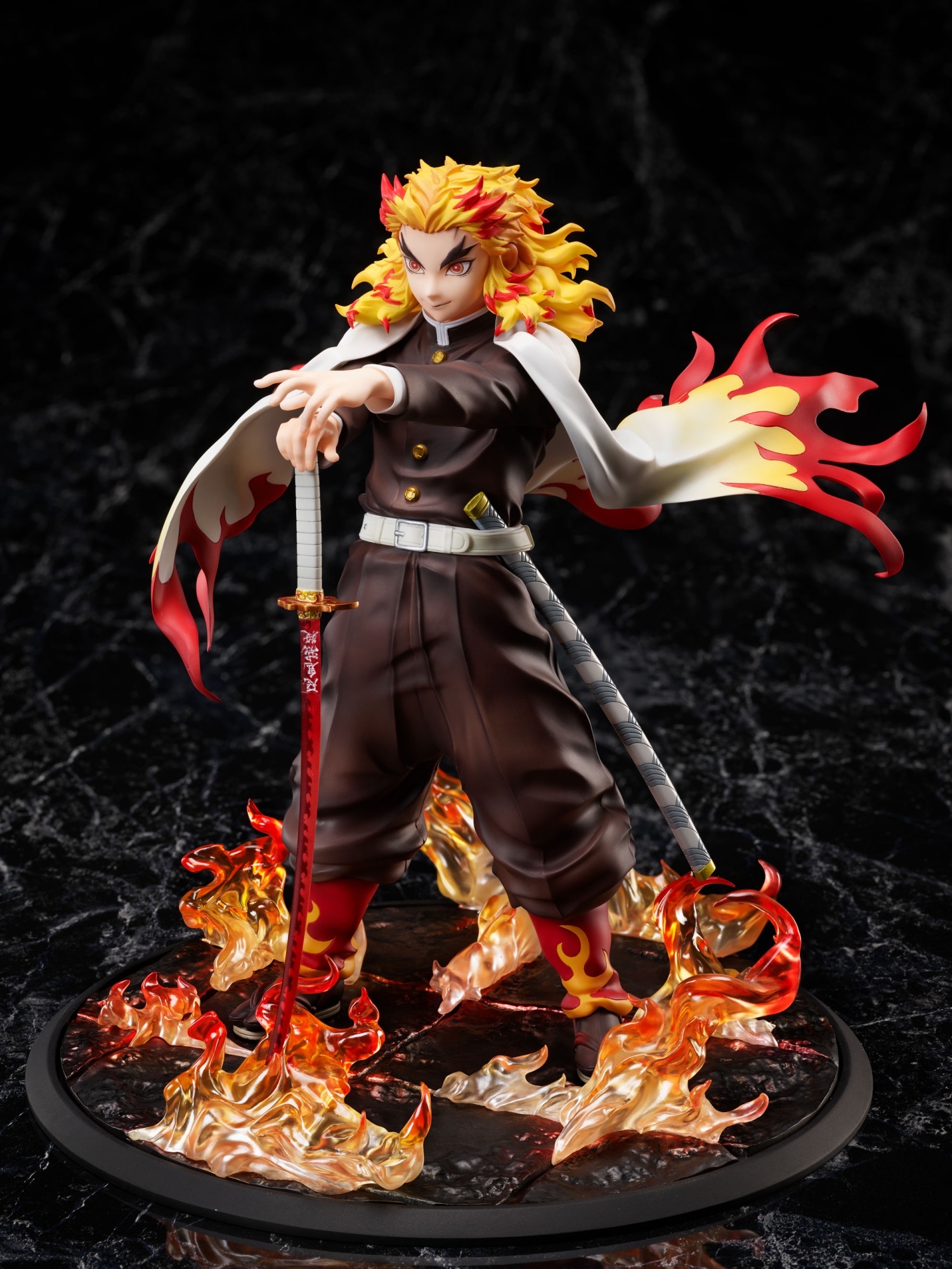 ������� Demon Slayer: Kimetsu no Yaiba Kyojuro Rengoku