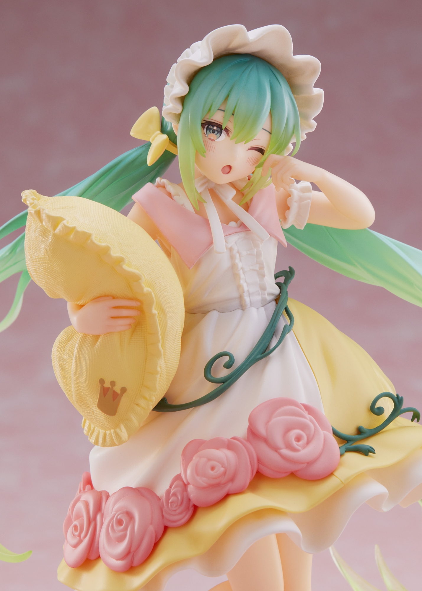 ������� Taito Vocaloid Hatsune Miku Sleeping Beauty Wonderland Figure � Piapro Characters